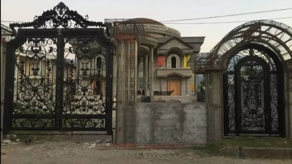 Ferforje garaj kapısı ve kapısı