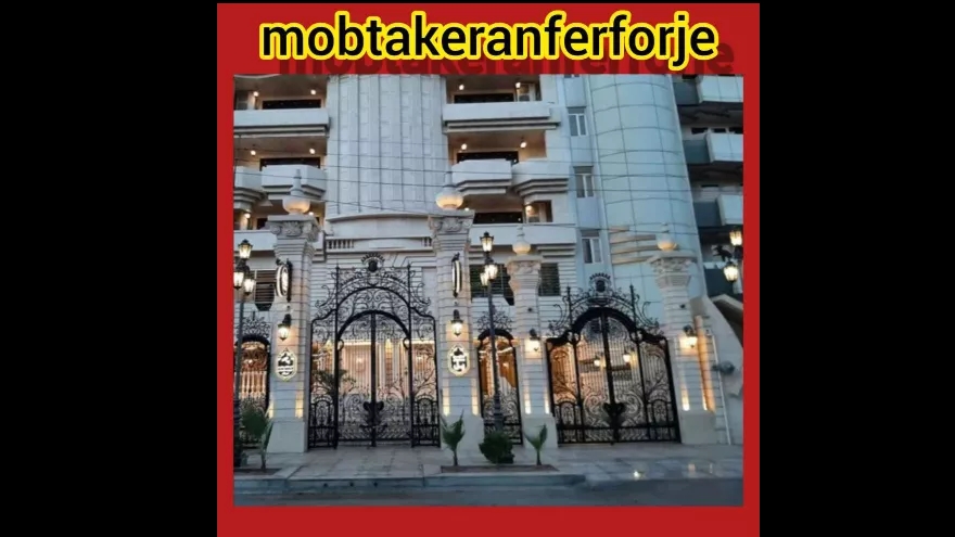 درب الیزه با گل های فرفورژه دست ساز